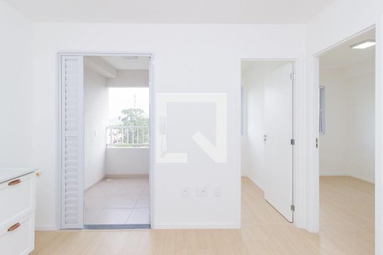 Sala de apartamento para alugar com 2 quartos, 29m² em Jardim Jaragua (sao Domingos), São Paulo