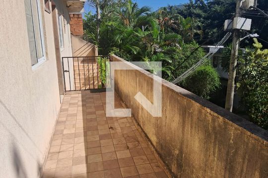 Área externa de kitnet/studio para alugar com 1 quarto, 25m² em Vargem Grande, Rio de Janeiro