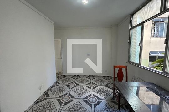 Sala de apartamento para alugar com 2 quartos, 60m² em Pilares, Rio de Janeiro