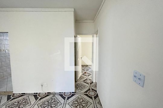 Corredor de apartamento para alugar com 2 quartos, 60m² em Pilares, Rio de Janeiro