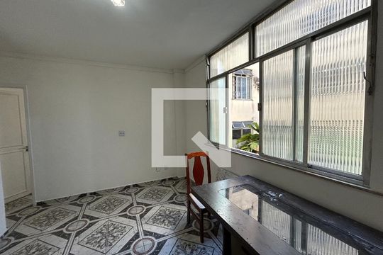 Sala de apartamento para alugar com 2 quartos, 60m² em Pilares, Rio de Janeiro