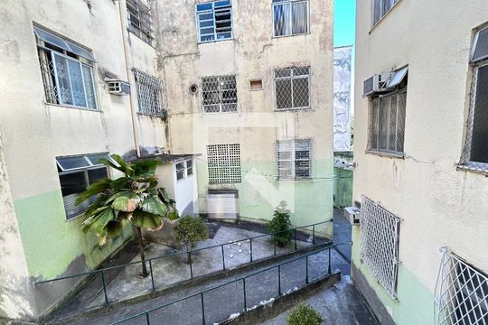 Vista da Sala de apartamento para alugar com 2 quartos, 60m² em Pilares, Rio de Janeiro