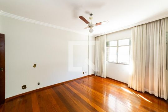 Suíte de apartamento para alugar com 4 quartos, 320m² em Santo Agostinho, Belo Horizonte
