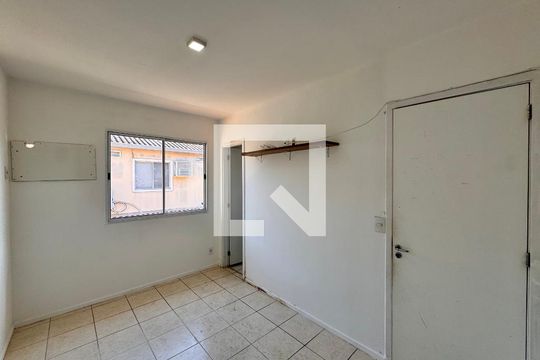 Suíte de apartamento para alugar com 3 quartos, 90m² em Vargem Grande, Rio de Janeiro