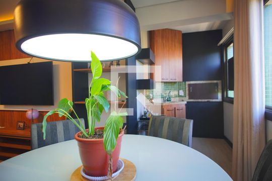 Sala de apartamento para alugar com 3 quartos, 90m² em Santa Cecília, Porto Alegre