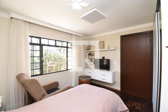 Quarto 4 de casa à venda com 4 quartos, 220m² em Mossunguê, Curitiba