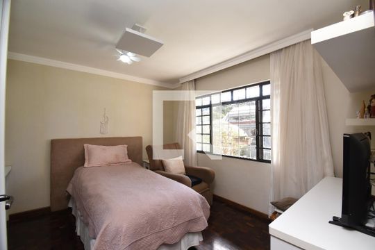 Quarto 4 de casa à venda com 4 quartos, 220m² em Mossunguê, Curitiba