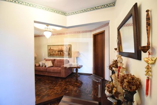 Sala de casa à venda com 4 quartos, 220m² em Mossunguê, Curitiba