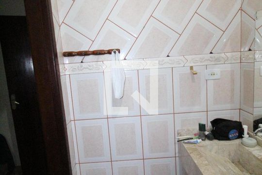 Banheiro da Suíte de casa para alugar com 2 quartos, 12m² em Jardim Nova Michigan Ii, São José dos Campos