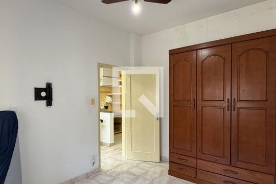 Quarto de apartamento para alugar com 1 quarto, 40m² em Embaré, Santos