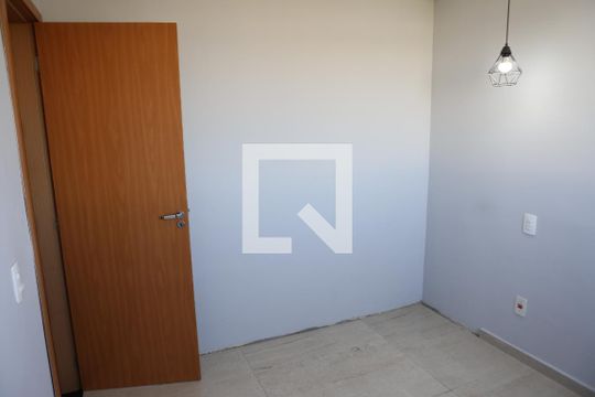 Quarto 2 de apartamento para alugar com 2 quartos, 40m² em Califórnia, Contagem