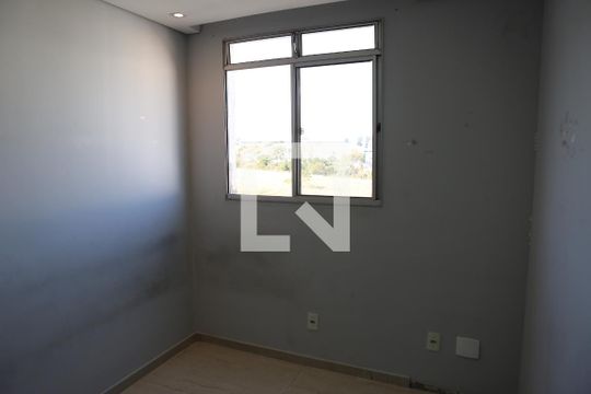 Apartamento para alugar com 2 quartos, 40m² em Califórnia, Contagem