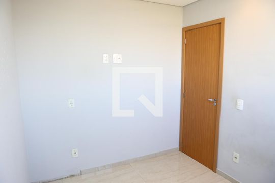 Apartamento para alugar com 2 quartos, 40m² em Califórnia, Contagem