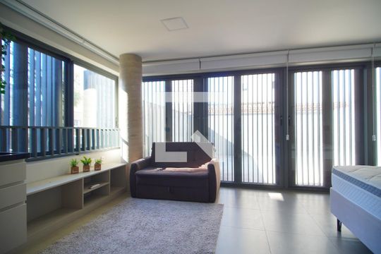 Kitnet/Studio à venda com 1 quarto, 69m² em Auxiliadora, Porto Alegre