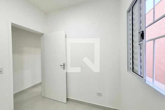 Quarto 1 de casa de condomínio para alugar com 2 quartos, 80m² em Jardim Mangalot, São Paulo