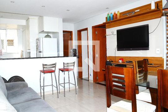 Sala de apartamento à venda com 2 quartos, 47m² em Pousada Santo Antonio, Belo Horizonte