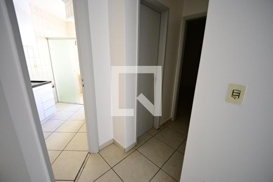 Corredor de apartamento para alugar com 2 quartos, 62m² em Setor Bueno, Goiânia