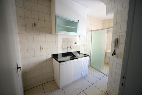 Cozinha de apartamento para alugar com 2 quartos, 62m² em Setor Bueno, Goiânia