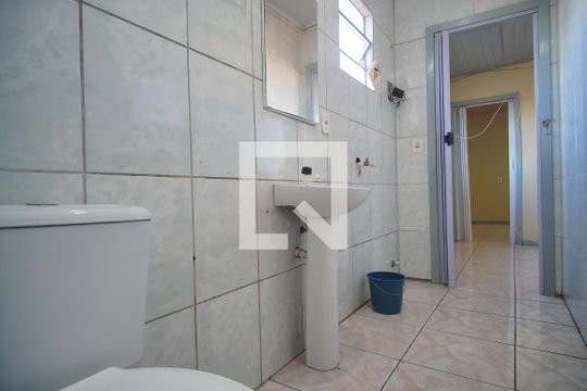 Banheiro de apartamento à venda com 1 quarto, 45m² em Scharlau, São Leopoldo