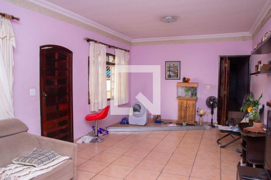 Casa à venda com 3 quartos, 268m² em Vila Ema, São Paulo