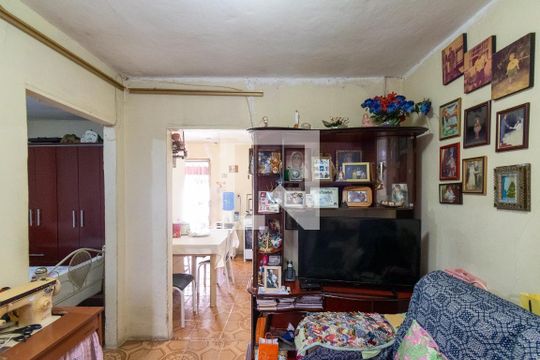 Sala  de casa para alugar com 1 quarto, 150m² em Cidade Domitila, São Paulo