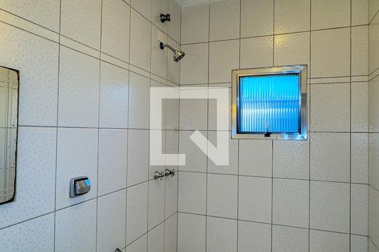 Banheiro da Suíte de casa para alugar com 2 quartos, 150m² em Jardim Caravelas, São Paulo