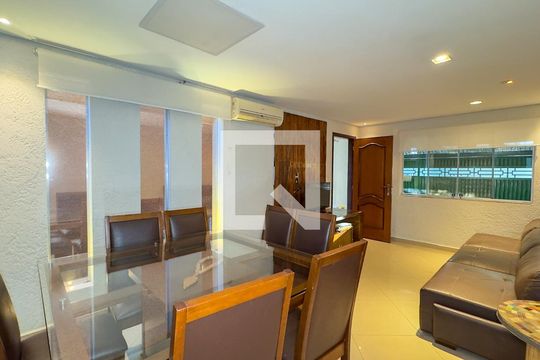 Casa para alugar com 2 quartos, 150m² em Jardim Caravelas, São Paulo