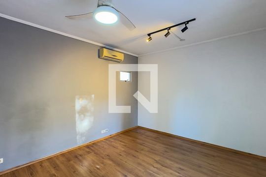 Quarto Suíte de casa para alugar com 2 quartos, 150m² em Jardim Caravelas, São Paulo