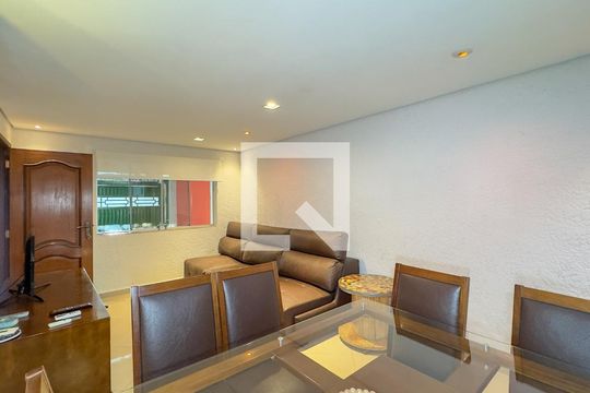 Sala de casa para alugar com 2 quartos, 150m² em Jardim Caravelas, São Paulo