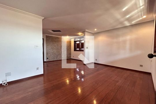 Casa à venda com 5 quartos, 360m² em Serrano, Belo Horizonte