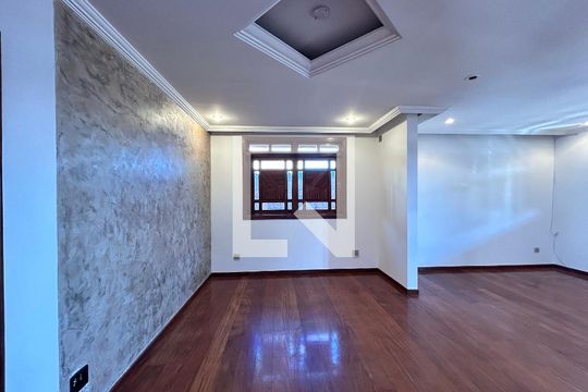 Casa à venda com 5 quartos, 360m² em Serrano, Belo Horizonte