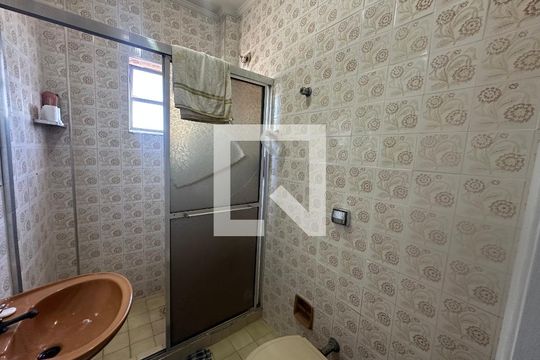 Banheiro de apartamento para alugar com 1 quarto, 60m² em Jardim Independencia, São Vicente