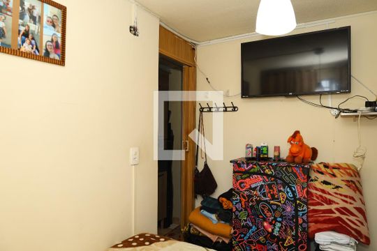 Quarto 1 de apartamento para alugar com 2 quartos, 47m² em Conjunto Habitacional Santa Etelvina Ii, São Paulo
