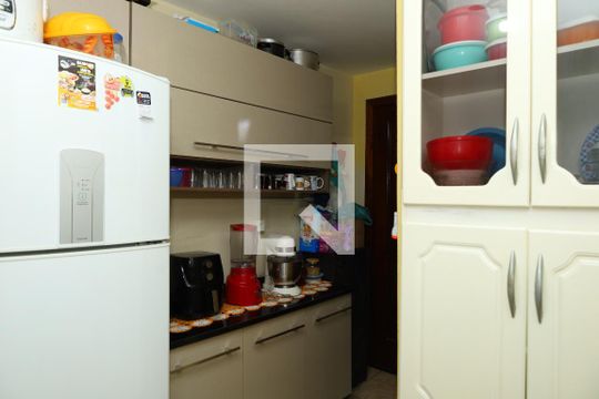 Cozinha de apartamento para alugar com 2 quartos, 47m² em Conjunto Habitacional Santa Etelvina Ii, São Paulo
