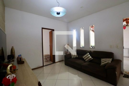 Sala de casa de condomínio para alugar com 4 quartos, 225m² em Jardim Placaford, Salvador