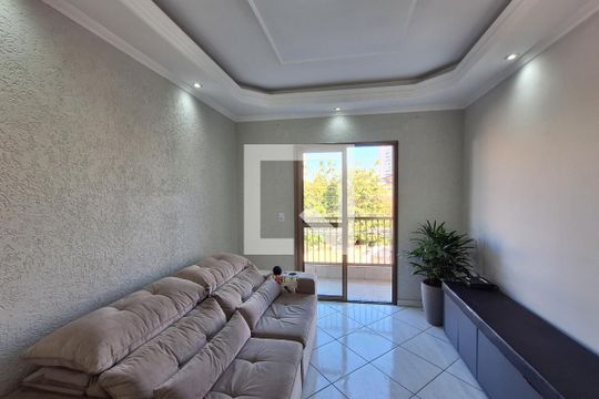 Sala  de apartamento à venda com 3 quartos, 75m² em Santa Terezinha, Santo André