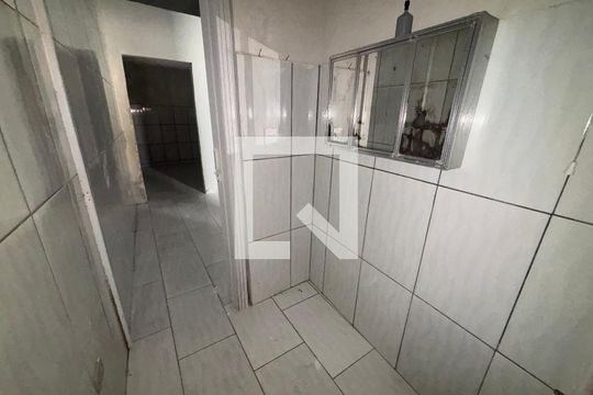 Banheiro de casa para alugar com 1 quarto, 40m² em Santa Luzia, Ribeirão Pires
