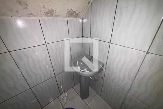 Banheiro de casa para alugar com 1 quarto, 40m² em Santa Luzia, Ribeirão Pires