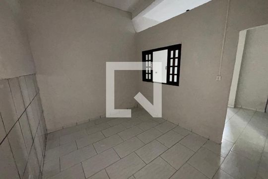 Quarto de casa para alugar com 1 quarto, 40m² em Santa Luzia, Ribeirão Pires