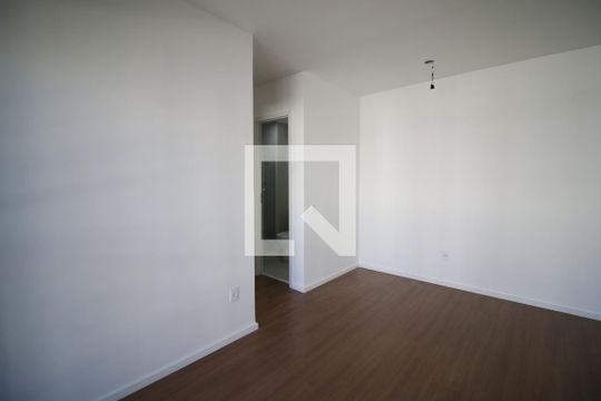 Sala de apartamento para alugar com 2 quartos, 46m² em Barra Olímpica, Rio de Janeiro