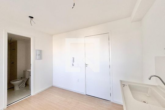 Sala/ Cozinha de apartamento para alugar com 2 quartos, 28m² em Vila Arcadia, São Paulo