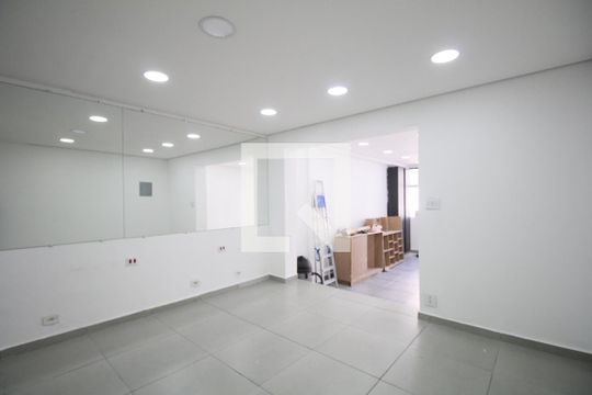 Casa à venda com 3 quartos, 180m² em Vila Santa Luzia, Taboão da Serra