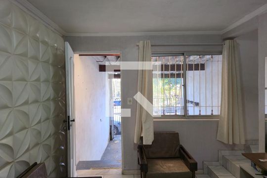 Sala  de casa para alugar com 2 quartos, 72m² em Residencial Parque Cumbica, Guarulhos