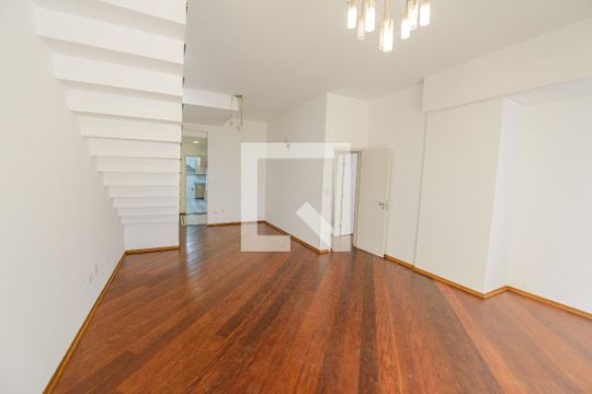 Sala 1 de apartamento para alugar com 3 quartos, 297m² em Centro, Taubaté