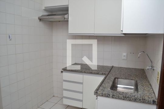 Cozinha de apartamento para alugar com 2 quartos, 75m² em Carmo, Belo Horizonte