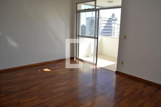 Sala de apartamento para alugar com 2 quartos, 75m² em Carmo, Belo Horizonte