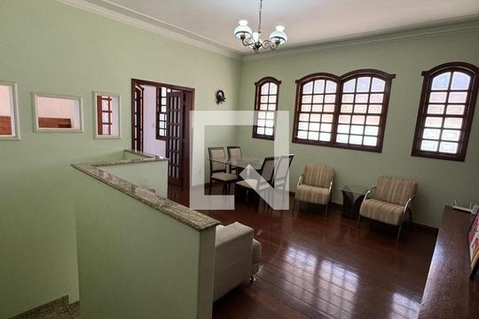 Casa à venda com 6 quartos, 486m² em Diamante, Belo Horizonte