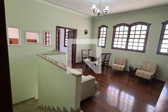 Casa à venda com 6 quartos, 486m² em Diamante, Belo Horizonte