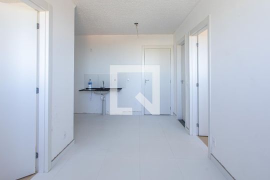 Cozinha de apartamento para alugar com 2 quartos, 38m² em Jardim São Luís, São Paulo
