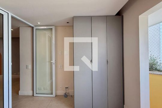 Sala  de apartamento à venda com 3 quartos, 215m² em Brooklin, São Paulo